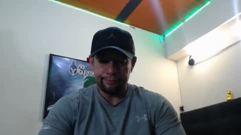 Snapshot of spartacus_cam chatting on September 11, 7:07 am online show from September 11, 7:07 am