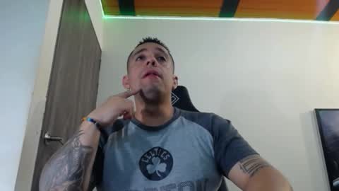 Snapshot of spartacus_cam chatting on February 11, 5:58 am online show from February 11, 5:58 am