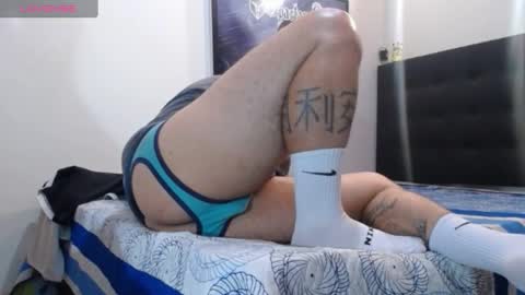 Snapshot of spartacus_cam chatting on January 28, 6:27 am online show from January 28, 6:27 am