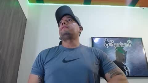 Snapshot of spartacus_cam chatting on October 9, 6:29 am online show from October 9, 6:29 am