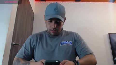 Snapshot of spartacus_cam chatting on January 23, 5:24 am online show from January 23, 5:24 am
