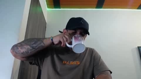 Snapshot of spartacus_cam chatting on February 23, 5:39 am online show from February 23, 5:39 am