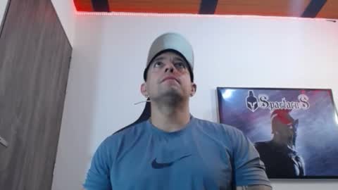 Snapshot of spartacus_cam chatting on October 6, 5:01 am online show from October 6, 5:01 am