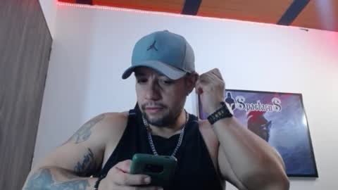 Snapshot of spartacus_cam chatting on September 29, 5:28 am online show from September 29, 5:28 am