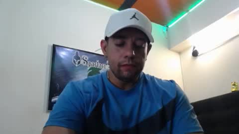 Snapshot of spartacus_cam chatting on September 20, 7:19 am online show from September 20, 7:19 am