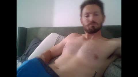 Snapshot of sphinx2121 chatting on October 15, 5:42 pm sphinx2121 online show from October 15, 5:42 pm