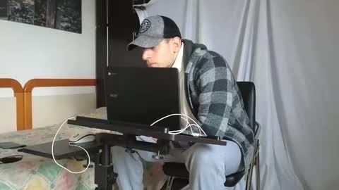 Snapshot of spider_0090 chatting on February 26, 7:09 am Marco. When Im offline you can view premium content in bio online show from February 26, 7:09 am