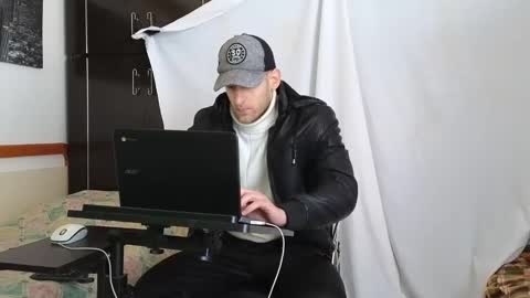 Snapshot of spider_0090 chatting on February 12, 7:55 am Marco. When Im offline you can view premium content in bio online show from February 12, 7:55 am