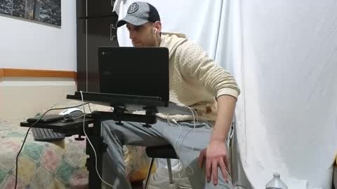 Snapshot of spider_0090 chatting on February 15, 8:12 pm Marco. When Im offline you can view premium content in bio online show from February 15, 8:12 pm