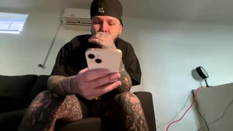 Keepscrolling online show from February 22, 11:39 pm