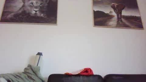 Snapshot of spyco82 chatting on January 4, 11:54 am spyco82 online show from January 4, 11:54 am