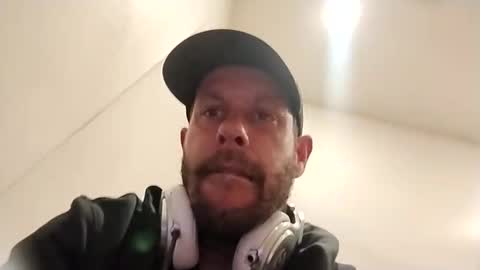 squirrelshoe99 online show from March 9, 9:42 pm