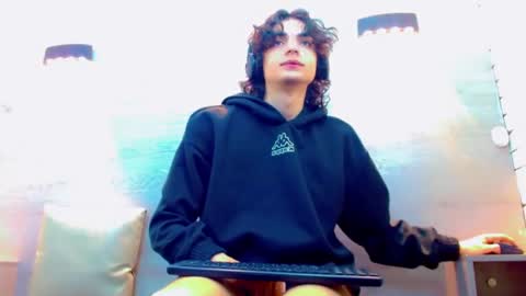 Snapshot of sr_bonnyethan chatting on October 9, 2:44 pm ethan online show from October 9, 2:44 pm