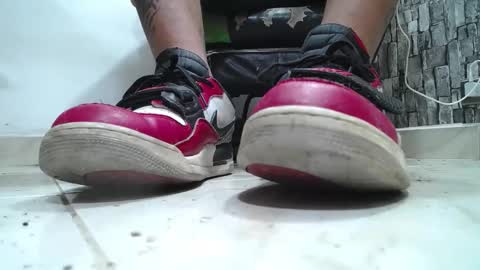 sr master cum its my old account online show from April 27, 8:25 pm