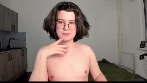 Derek independent model  -  online show from February 7, 7:30 pm