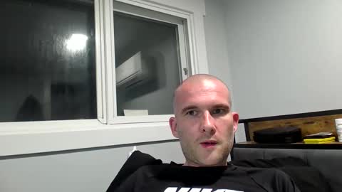sscccooottt online show from May 6, 8:26 am