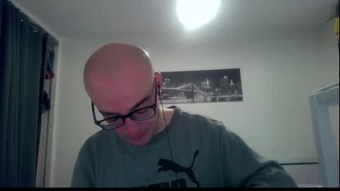 Snapshot of ssenzo chatting on February 11, 8:05 am ssenzo online show from February 11, 8:05 am
