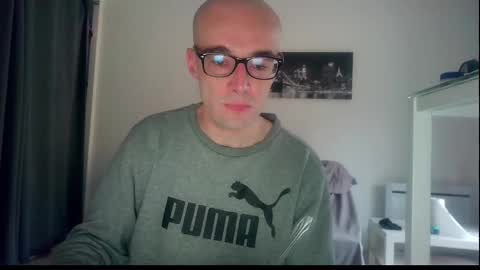 Snapshot of ssenzo chatting on December 16, 7:26 am ssenzo online show from December 16, 7:26 am