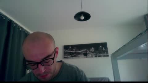 Snapshot of ssenzo chatting on December 8, 9:46 am ssenzo online show from December 8, 9:46 am