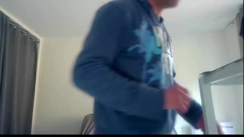 Snapshot of ssenzo chatting on January 4, 8:39 am ssenzo online show from January 4, 8:39 am