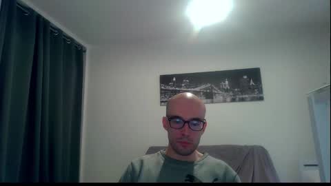 Snapshot of ssenzo chatting on December 7, 7:38 am ssenzo online show from December 7, 7:38 am