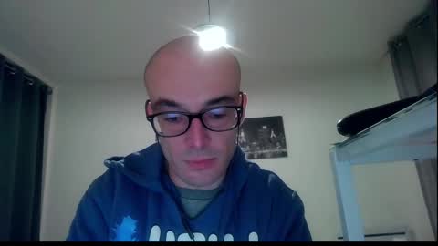 Snapshot of ssenzo chatting on December 24, 8:49 pm ssenzo online show from December 24, 8:49 pm