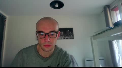 Snapshot of ssenzo chatting on December 5, 7:38 am ssenzo online show from December 5, 7:38 am