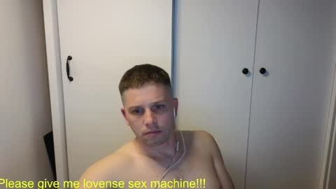 st1vemaster01 online show from May 18, 2:12 pm