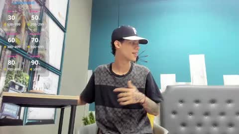 Stanly online show from December 2, 11:32 am