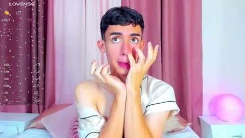 Ethan online show from February 4, 1:39 pm