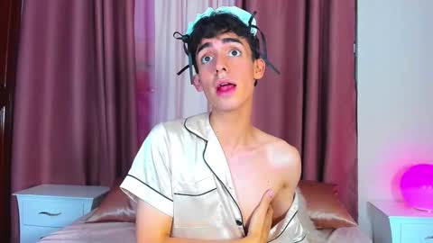 Ethan online show from January 10, 1:04 pm