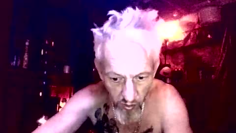 starskihutchee690568 online show from February 10, 6:51 am