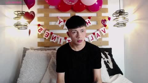 Snapshot of steev_novoa chatting on February 8, 4:36 am Steev online show from February 8, 4:36 am