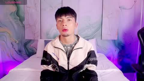 Steev online show from March 18, 3:42 am