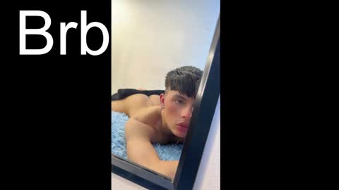 Snapshot of steev_novoa chatting on January 5, 1:36 pm Steev online show from January 5, 1:36 pm