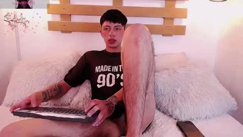 Snapshot of steev_novoa chatting on February 2, 10:13 am Steev online show from February 2, 10:13 am