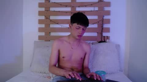 Snapshot of steev_novoa chatting on January 21, 6:01 am Steev online show from January 21, 6:01 am
