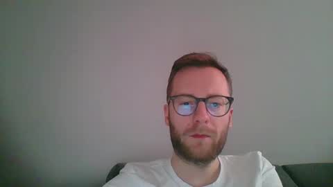 Snapshot of stefan343434 chatting on December 5, 8:33 am stefan343434 online show from December 5, 8:33 am