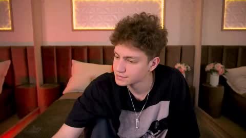 Esrefan online show from February 21, 8:10 pm