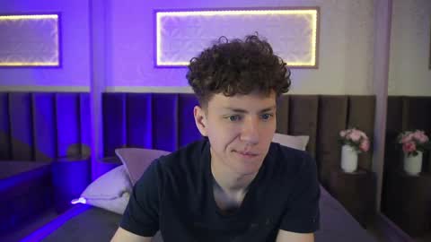 Esrefan online show from May 4, 9:49 pm