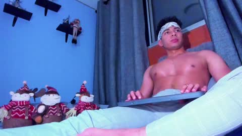 Snapshot of stefann_salvatore chatting on December 20, 3:14 am Stefann Salvatore online show from December 20, 3:14 am