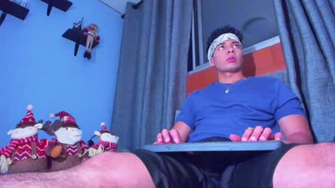 Snapshot of stefann_salvatore chatting on December 19, 2:23 am Stefann Salvatore online show from December 19, 2:23 am