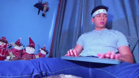 Snapshot of stefann_salvatore chatting on January 2, 10:44 pm Stefann Salvatore online show from January 2, 10:44 pm