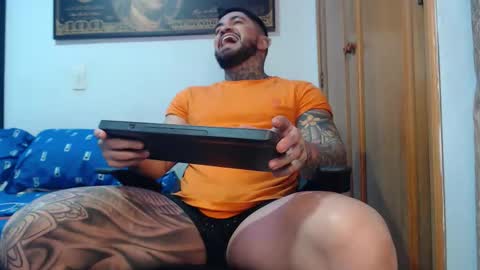 stefanodangelo01 online show from November 11, 5:23 am