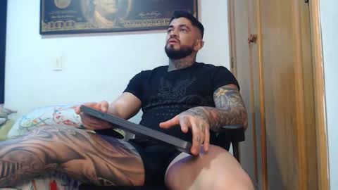 stefanodangelo01 online show from November 8, 4:04 am