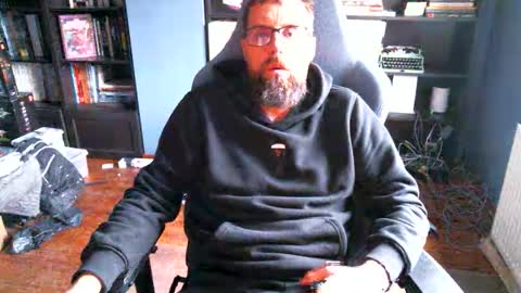 MeStef online show from October 25, 2:19 pm