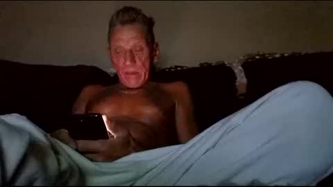 Snapshot of stefy1037 chatting on October 19, 4:28 am stefy1037 online show from October 19, 4:28 am