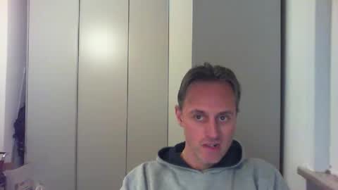 sten015 online show from December 15, 4:37 pm