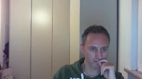 sten015 online show from November 24, 4:52 pm