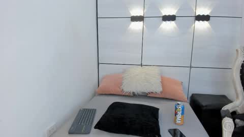 Stephane Rouss online show from February 2, 8:50 pm